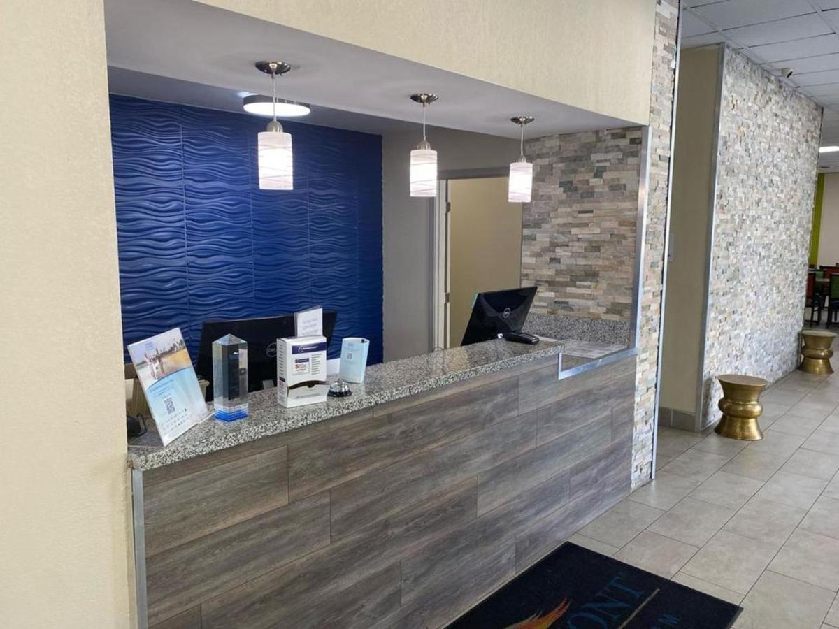 Baymont By Wyndham Cheraw Exterior photo